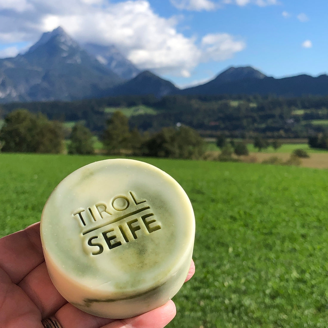 Zirbe aus Tirol – Ein Duft, der Erinnerungen weckt