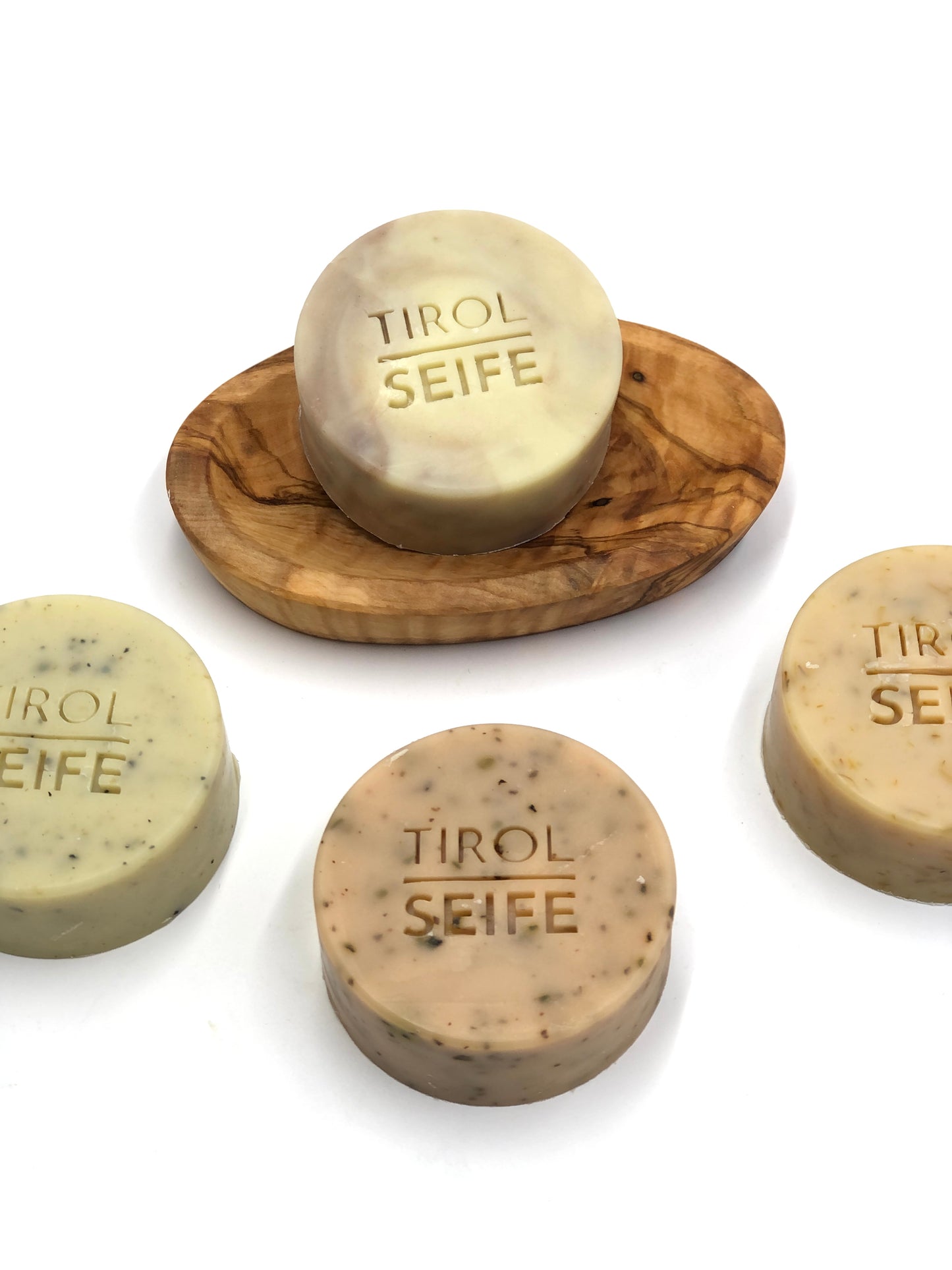 GROSSE SEIFEN SET „DIE TIROLERIN" | 4 NATURSEIFEN inkl. SEIFENSCHALE + 4IN1 FESTE CREME
